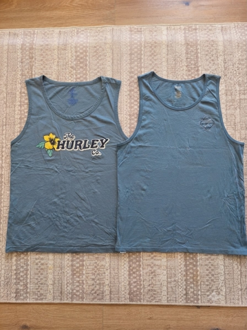 Bundle of 2 Men's Tank Tops Hurley & Vans Off The Wall Graphic - Size Large